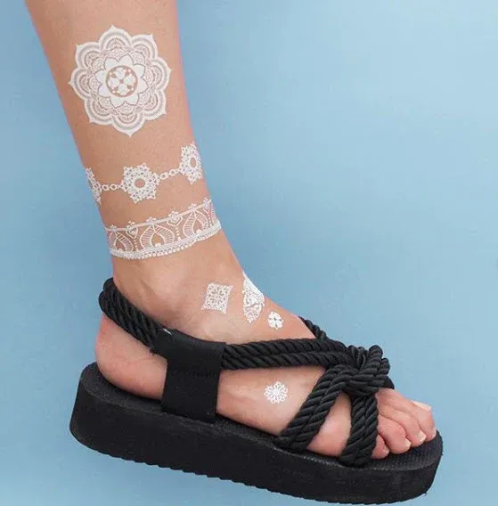 White Holidays – Tattoonie