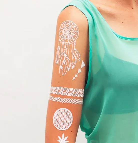 White Holidays 2 – Tattoonie